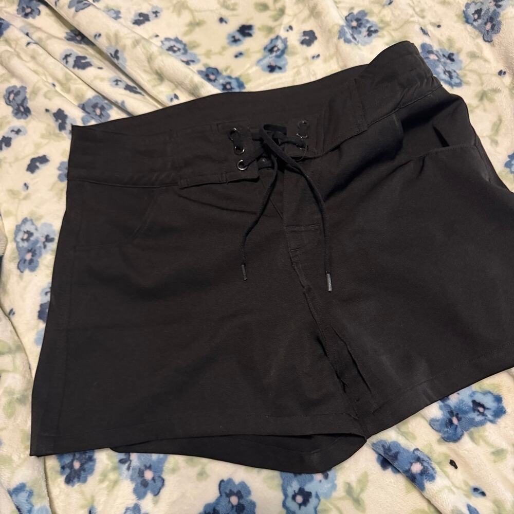 Black shorts Size 5 ❤️ - Picture 2 of 6